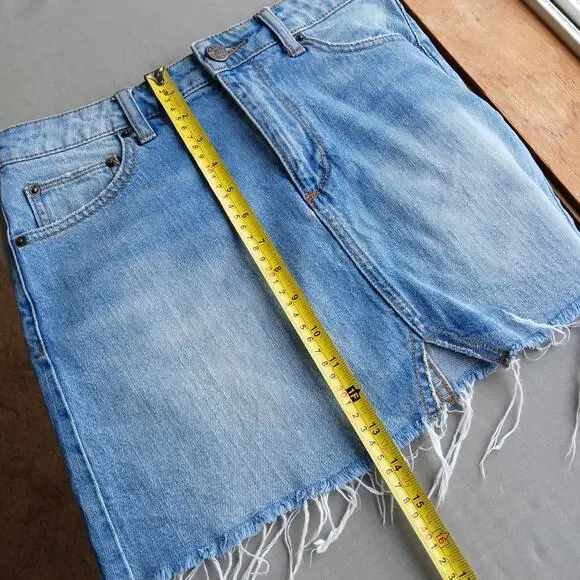 UO BDG Notched Denim Mini Skirt S-P jeans cutoffs frayed light wash notched - Picture 11 of 11